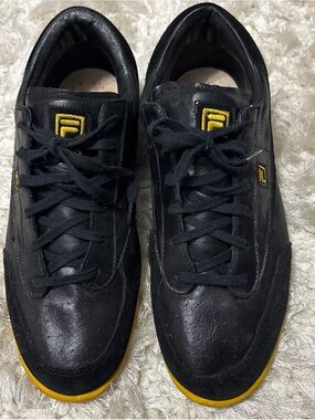 Vintage Fila Tennis lll Black Gold Leather Sneaker Men’s 11 Retro Court Shoe.